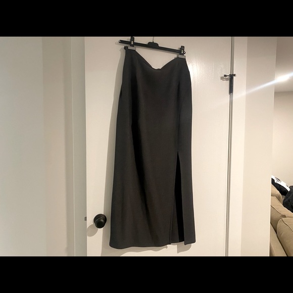 Skirt, tank & blazer set - Picture 5 of 9